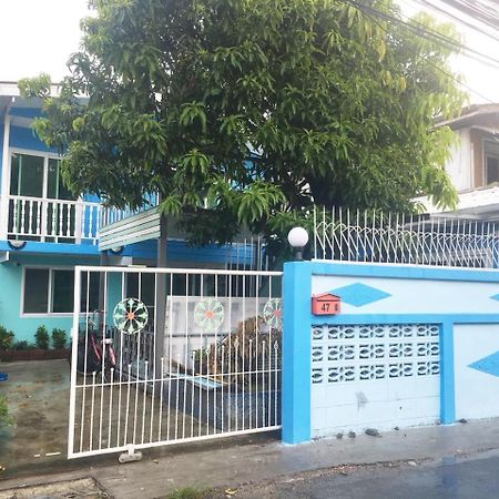 Albergue Ruean Mai Hom Bangkok Exterior foto